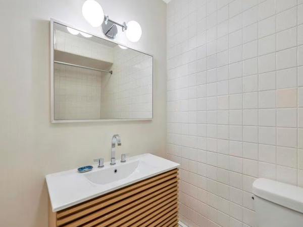 Luxurious 3-Bedroom Retreat in Hampton Bays - Your Coastal Escape Awaits